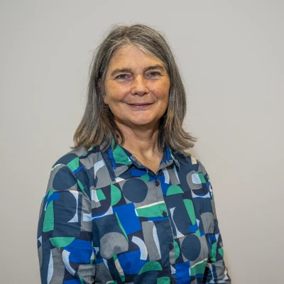 Dr Veronica Barry
